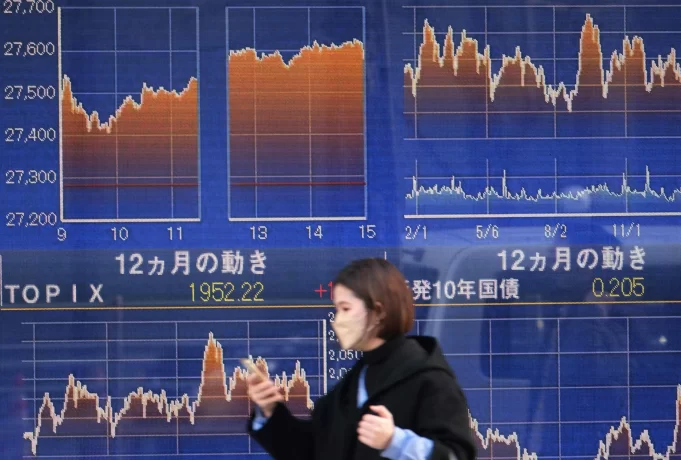 Asia stocks extend losses as Ukraine war, China's Covid-19 surge hit sentiment