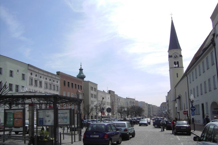 Seven Killed, Sixteen Injured in Bavarian Crash Involving Illegal Immigrants