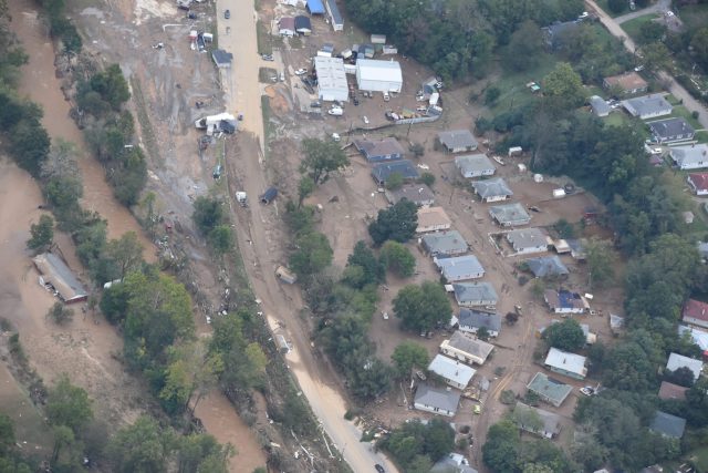Photo: Flooding in North Carolina after hurricane - illustrating article 'Effects of Hurricane Helene in North Carolina'