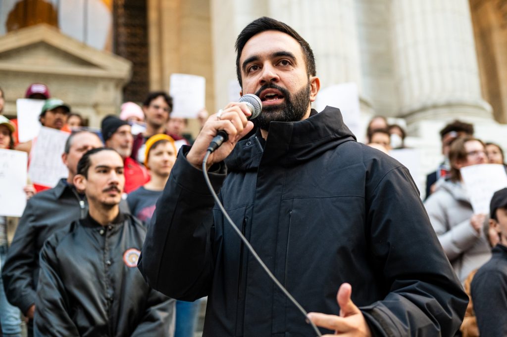 Mamdanis Non-Response to Coffee Shop Criticism Draws Political Scrutiny