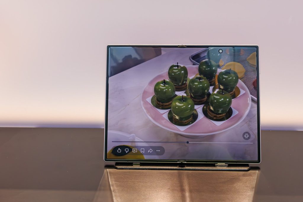 Leaked Colors Reveal Galaxy Z Fold 8 Ultra vs Wide Differences