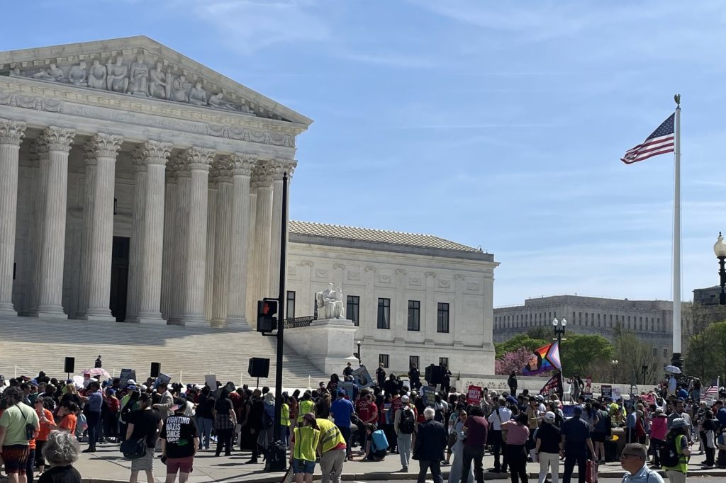 Birthright Citizenship Debate Reshapes Constitutional Guarantee
