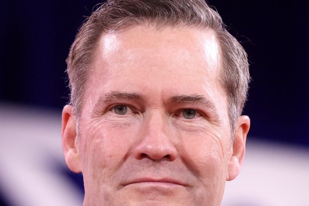 Mike Waltz Shapes Trumps Russia Oil Tariff Strategy