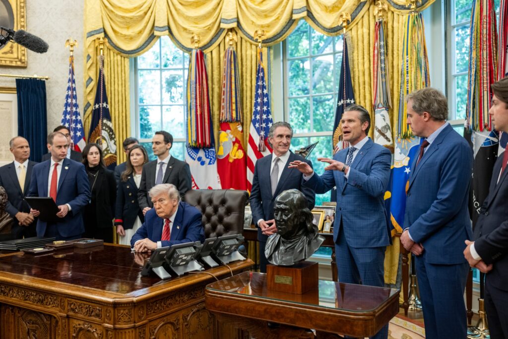 P20250523MR 0296 President Donald Trump signs executive orders regarding nuclear energy — economy policy week