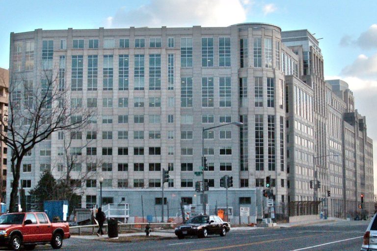 ICE Memo Reveals AI Tool to Shield Agents, Raising Whistleblower Fears
