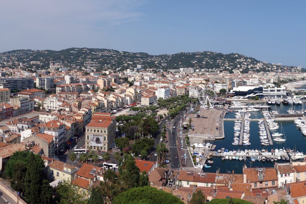 10 Ultra-Luxury Billionaire Vacation Spots Where the World\u2019s Richest Escape