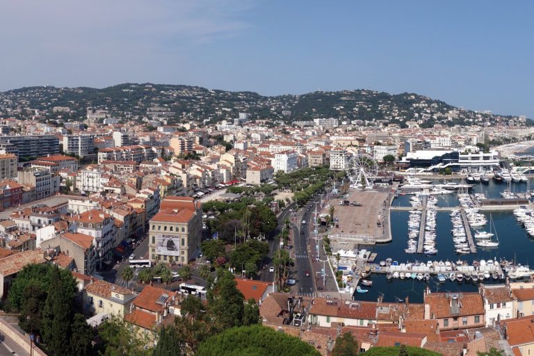 10 Ultra-Luxury Billionaire Vacation Spots Where the World’s Richest Escape