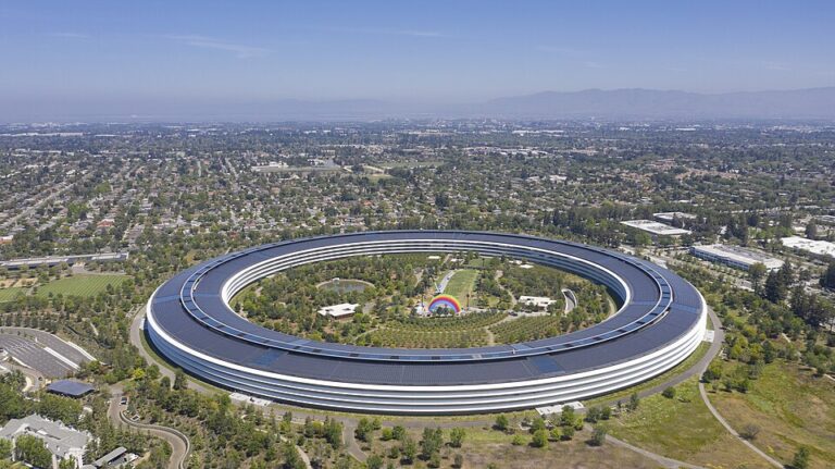 Apple Sues OpenAI, Alleging Theft of Trade Secrets for AI Gadgets