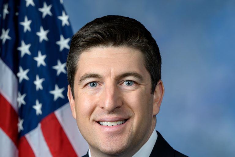 Wisconsin Candidates Back Stock Trade Bans, Split on Bill Details