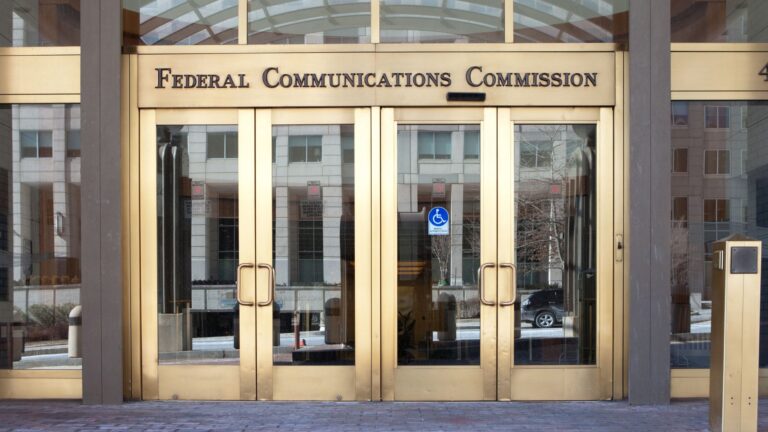 FCC advances plan to repeal 2022 rule along party lines