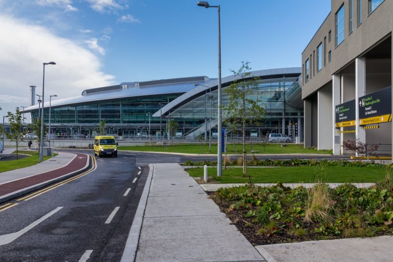 The Best Ways to Fly to Ireland with Points and Miles [2026]